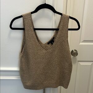 Tahari sleeveless sweater top